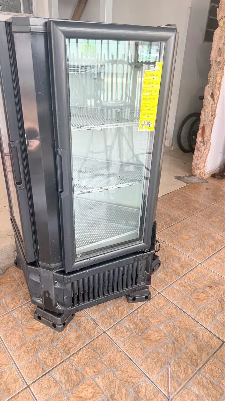 Freezer expositor 2 portas formato triângulo  - Foto 3
