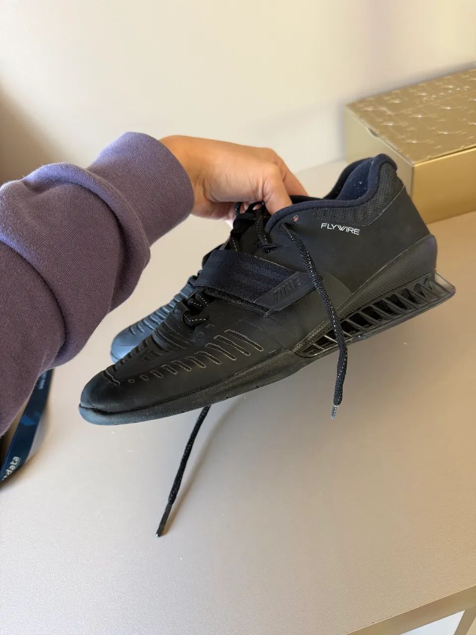 Vendo Nike Flywire Romaelos 3 Triple Black, usado, tamanho 37
