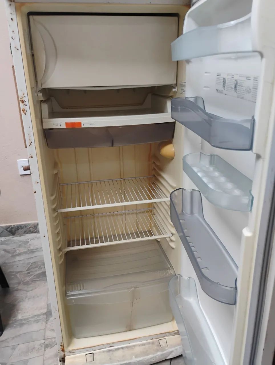 Vendo uma geladeira  - Foto 2