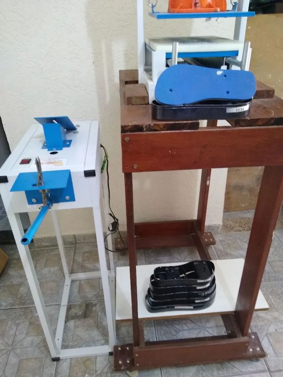 Vendo máquina fabricar chinelos  - Foto 2