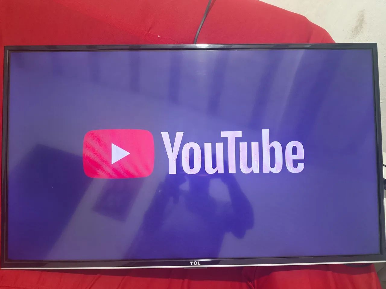 Tv smart TCL Toshiba 40 polegadas bem conservada  - Foto 2