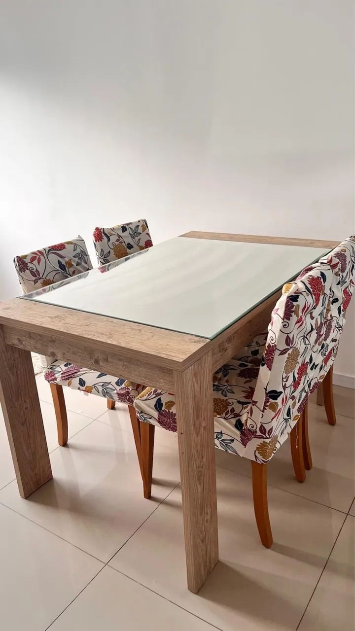 Mesa com 4 cadeiras seminovo  - Foto 3
