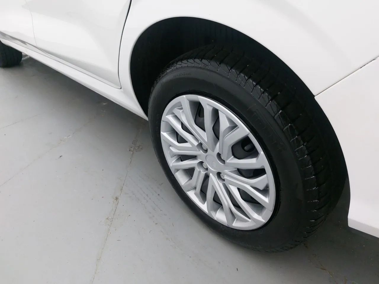 Fiat Cronos 1.3 8V Flex, foto 11 de 18