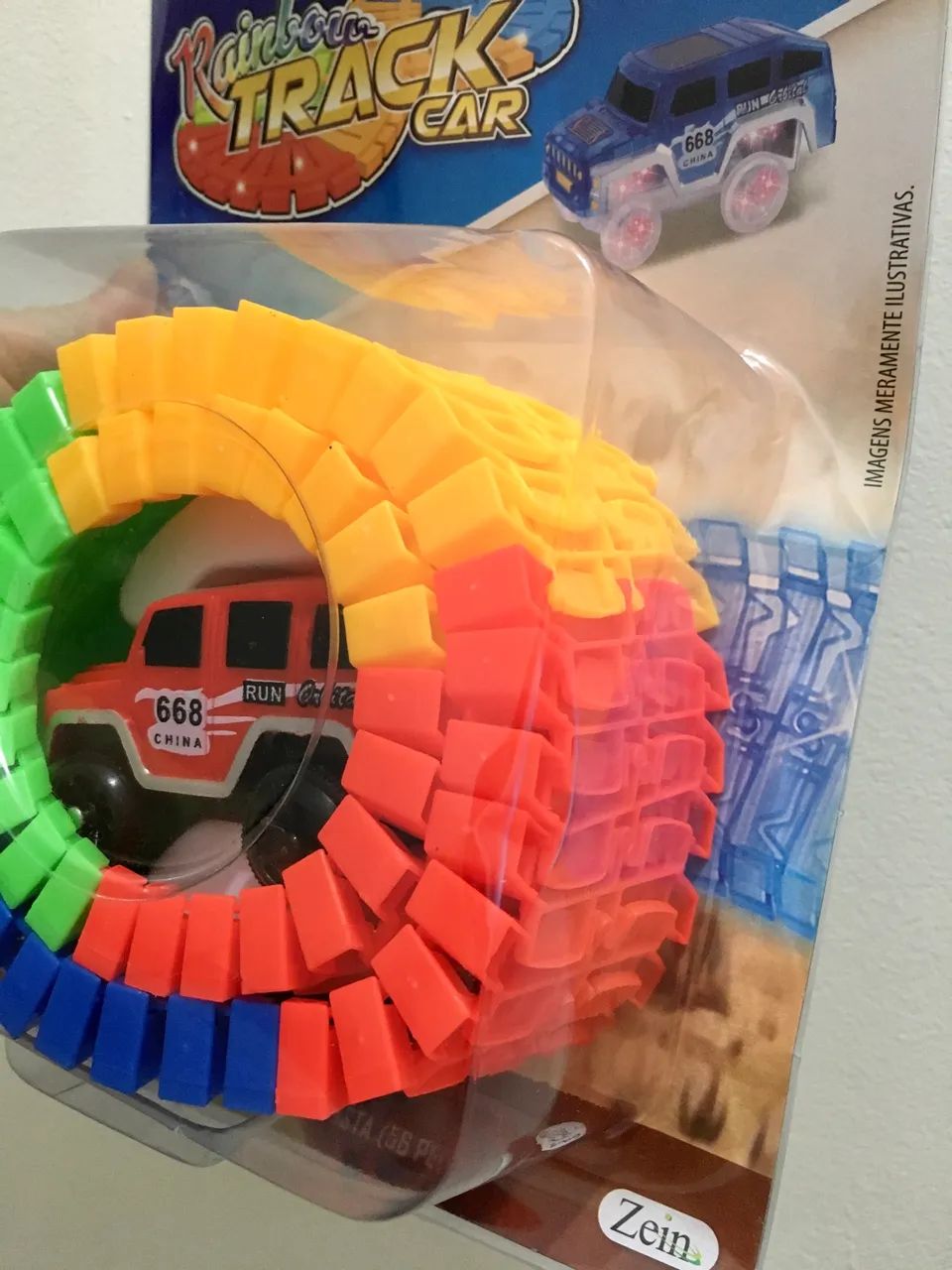 Carrinho de brinquedo e Pista  flexível - Foto 4