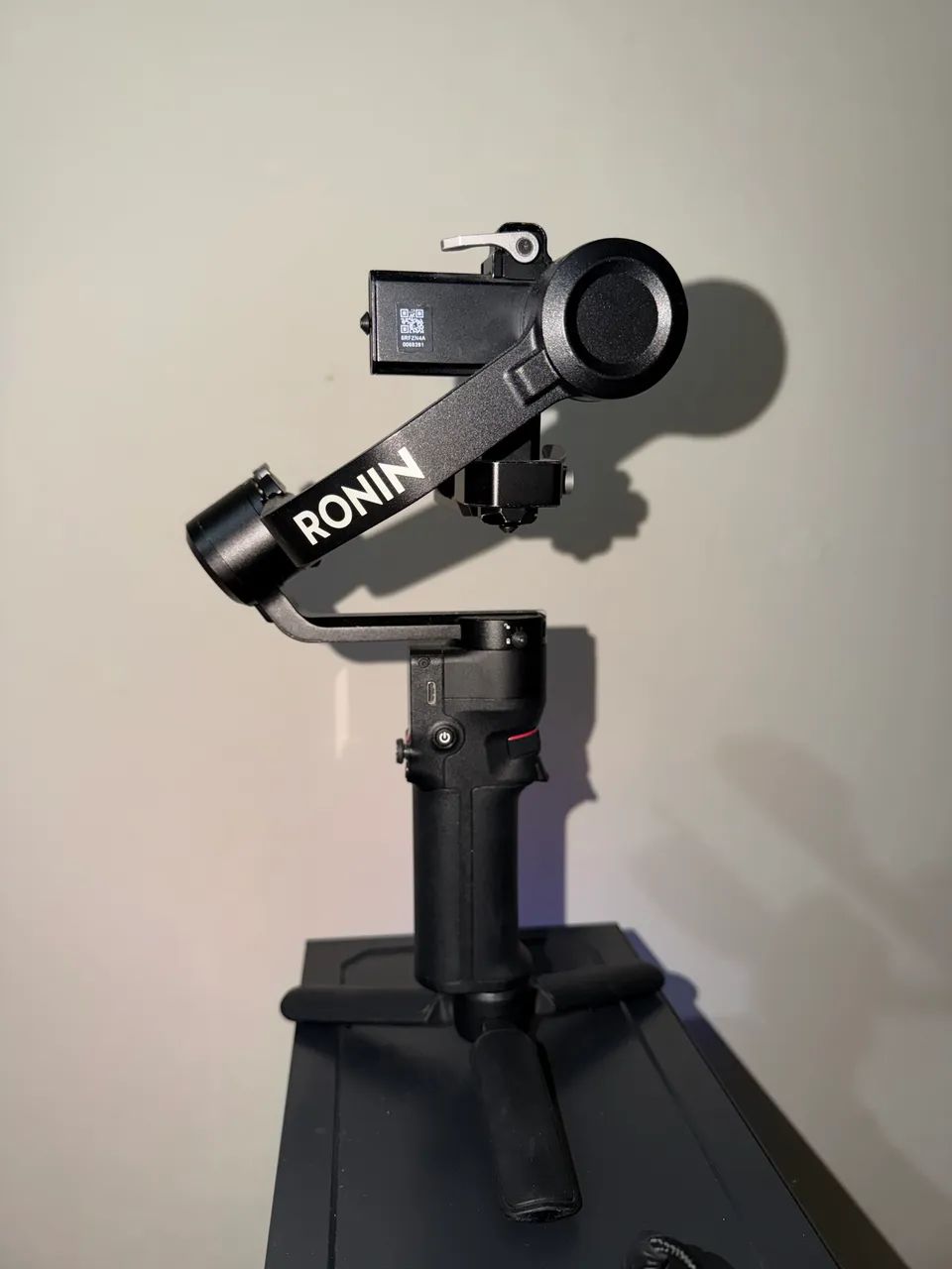 Estabilizador DJI RS3 Mini - Seminovo - Foto 4