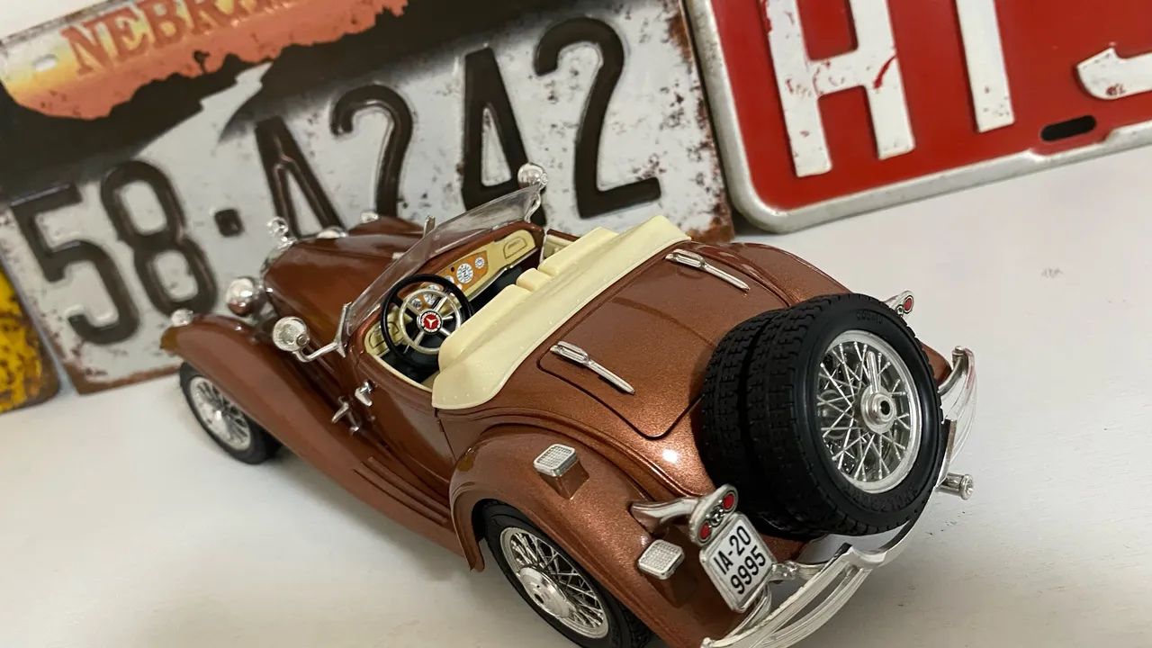 Miniatura Mercedes-Benz 1/18  - Foto 3