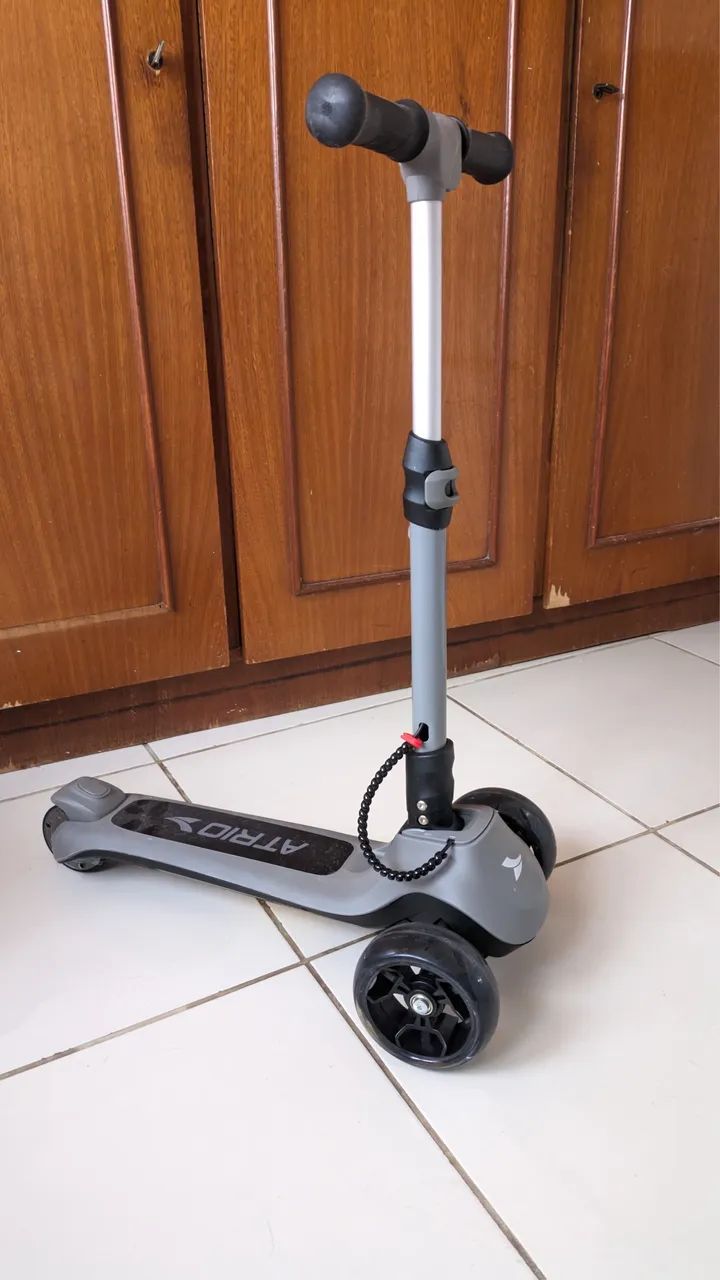 Patinete infantil elétrico 