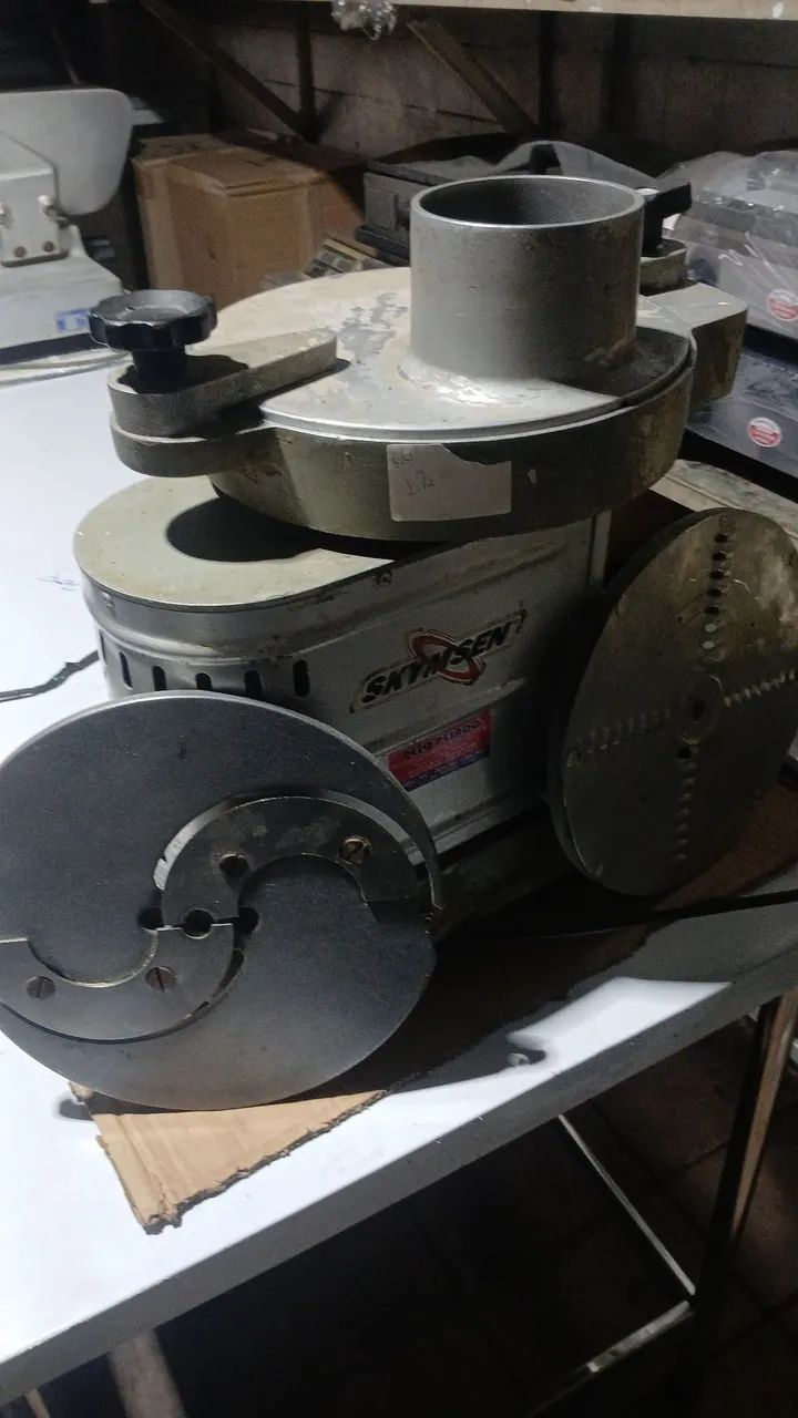  Cortador de frios. Moedor de carne e cilindro de massas  - Foto 4