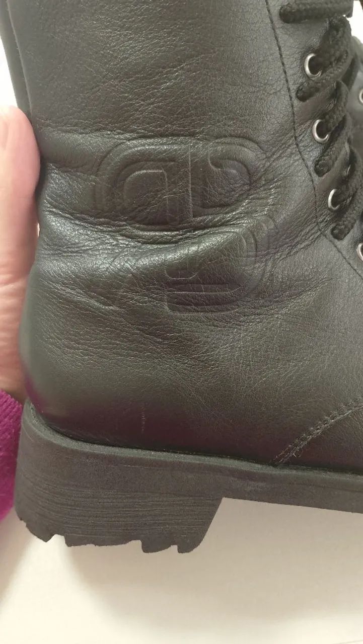 Bota coturno Raphaella Booz couro legítimo número 36