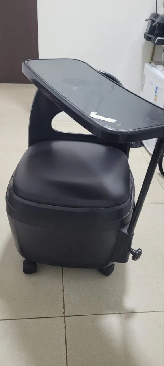 Cadeira cirandinha para manicure 