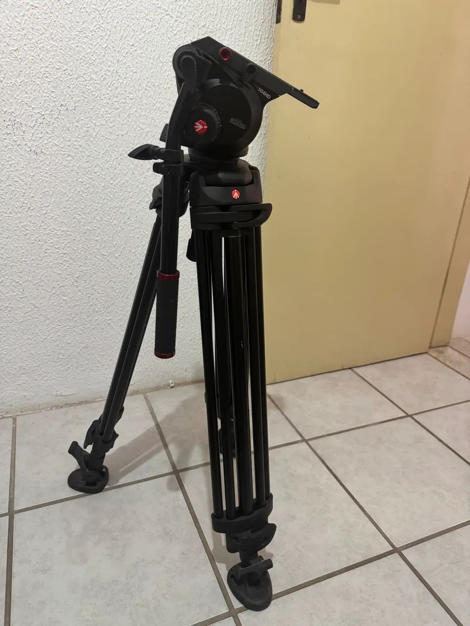 Tripé e Cabeça Fluído Manfrotto 504hd + Bag Preta (Usado) - Foto 2