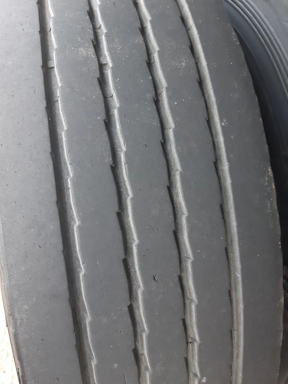Rodas com pneus 275 - Foto 3