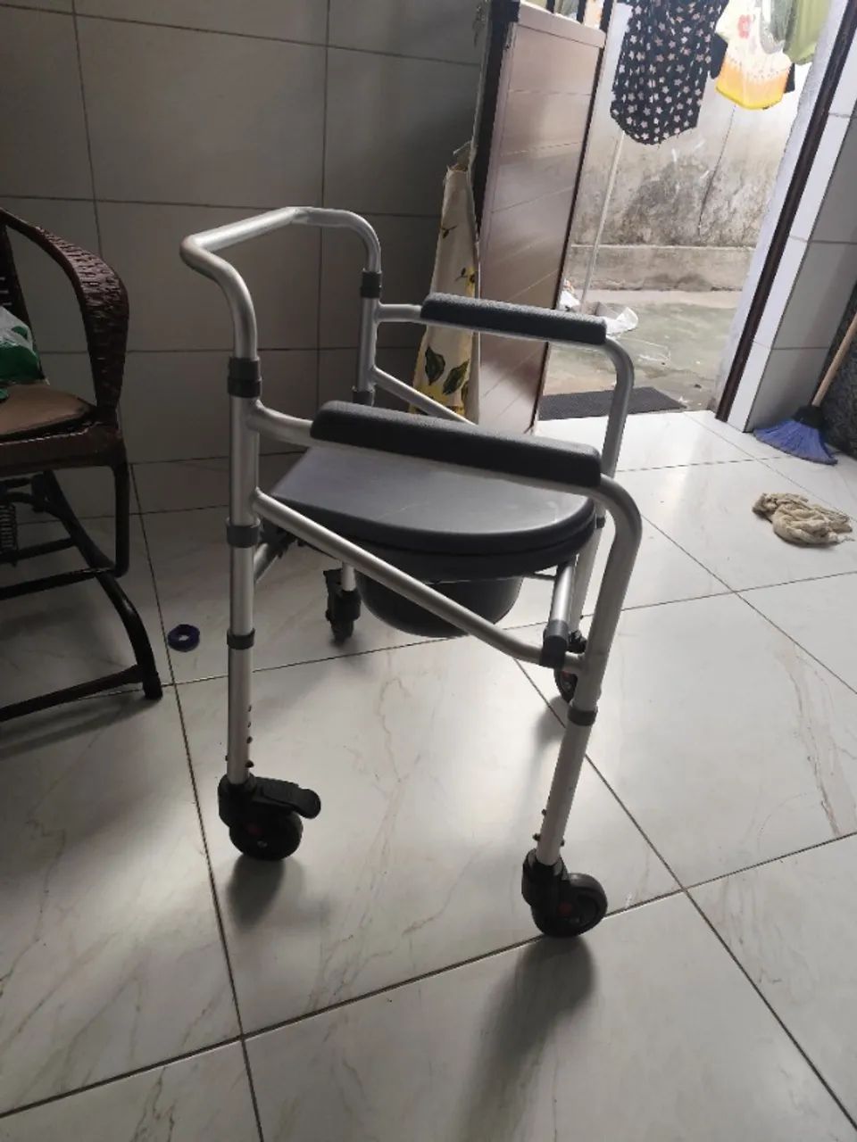Cadeira de banho - Foto 4