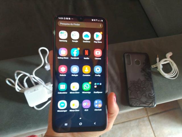 Estou vendendo esse celular A20 com 32 gb e acessórios. - Foto 4