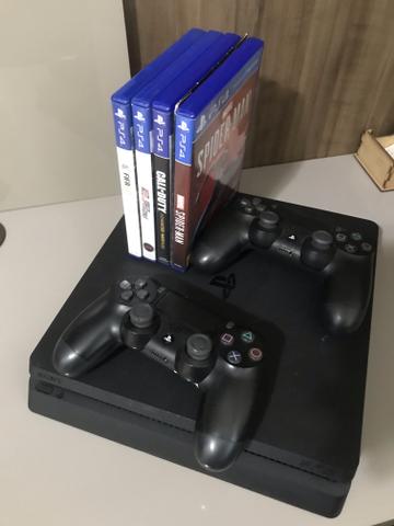 PS4 slim 500g + 2 controles + 9 jogos