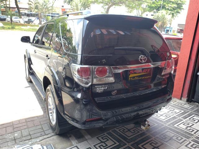 Toyota SW4 SRV 3.0 4X4 2013/2013 Preta - Foto 4