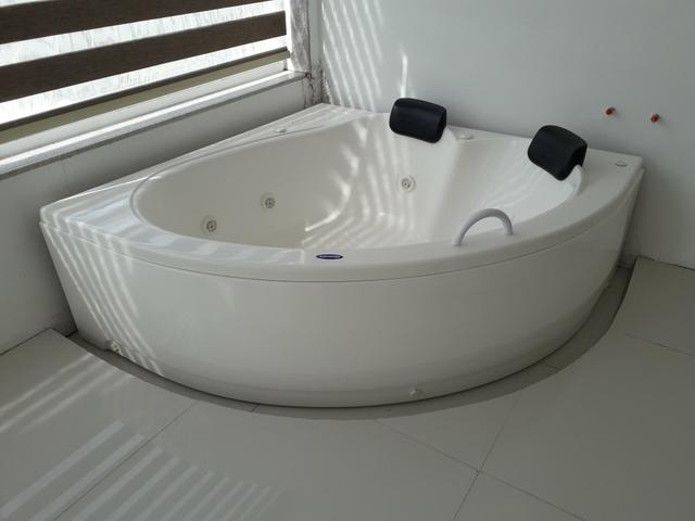 Hidromassagem Albacete de canto medindo 1.40x1.40m