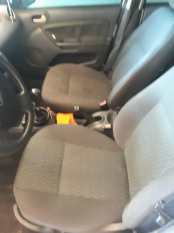 Vendo Ford Fiesta 1.6 GNV 2006 Zap * - Foto 2
