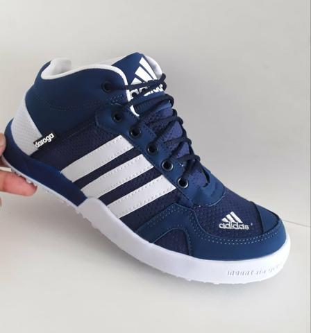 Tênis bota adidas