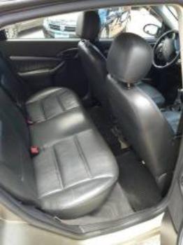 Focus sedan 2005 - Foto 8
