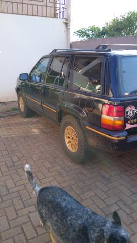 Cherokee V8