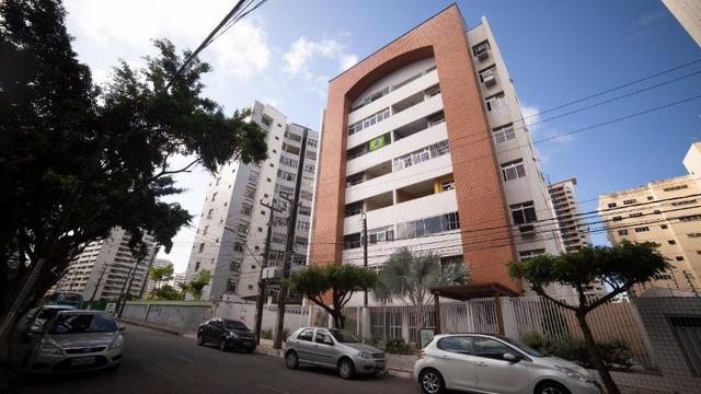 Vende-se Apartamento no Bairro Cocó Próximo Center Box