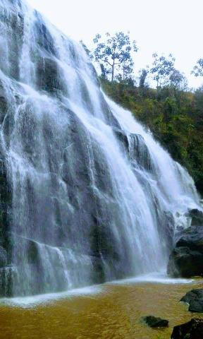 Fazendinha com cachoeira e casa, cena de cinema - Foto 7