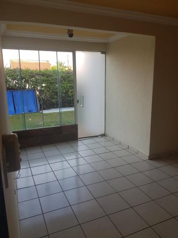 Aluga-se Apartamento 3 quartos