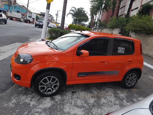 Uno Sporting 2014 com 60.000km muito novo