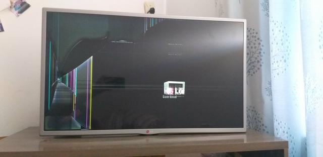 TV LG retirada de peças