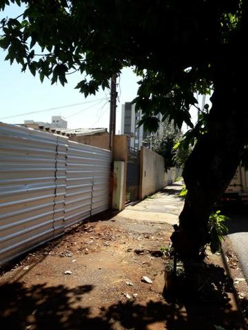 Casa em rua comercial - Foto 2