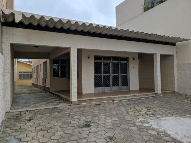 Alugo casa de 4 quartos na Av. 28 de março - Foto 2