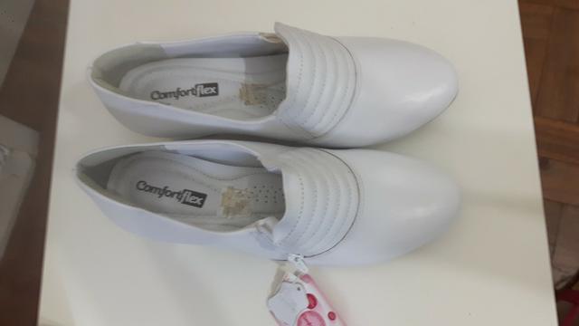 Sapato branco ComfortFlex novo Tamanho 38 - Foto 3
