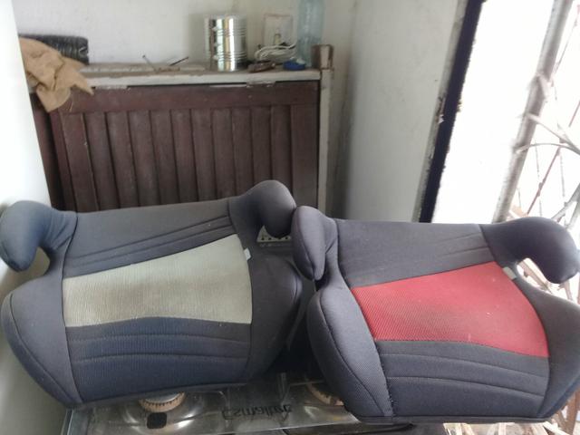 Vendo 2 assentos de bebê para carro - Foto 2