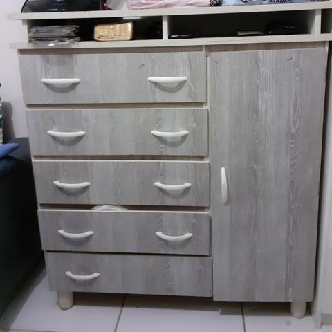Vende se uma comoda