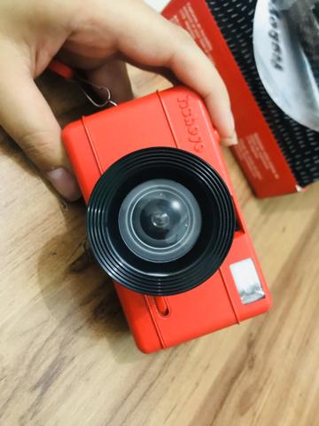 Máquina Fotográfica lomo fisheye na cor vermelha