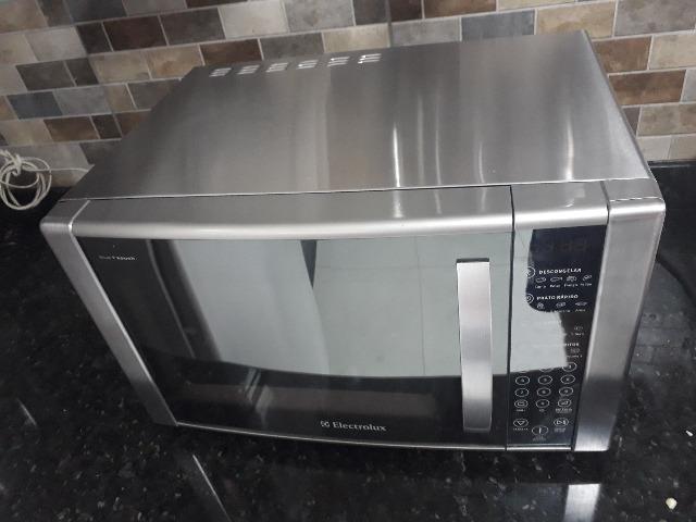 Micro-Ondas Electrolux; Cor Prata com Painel Touch On Glass e Função Grill - Foto 5