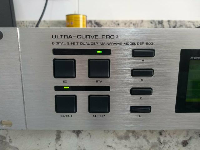 Equalizador Behringer Ultra Curve DSP 8024