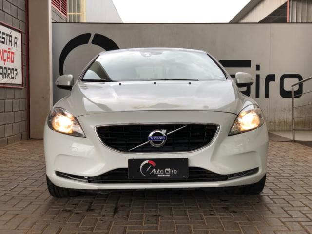 Volvo V40 T3 Kinetic 1.5 Turbo | Automático | Interior Bege - Foto 2