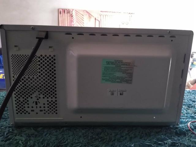 Microondas Panasonic de 18 litros semi novo - Foto 4