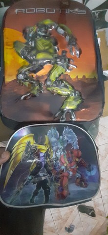  mochila dos TRANSFORMES de rodinhas+ LANCHEIRA - Foto 6