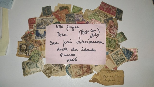 Vendo coleção de selos iniciada em 1942