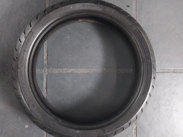 pneu usado Pirelli angel gt 2 120/70-17  - Foto 3