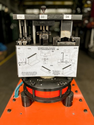 Estampo pneumático para fixação de contramarco em alumínio - NOVO - Foto 5