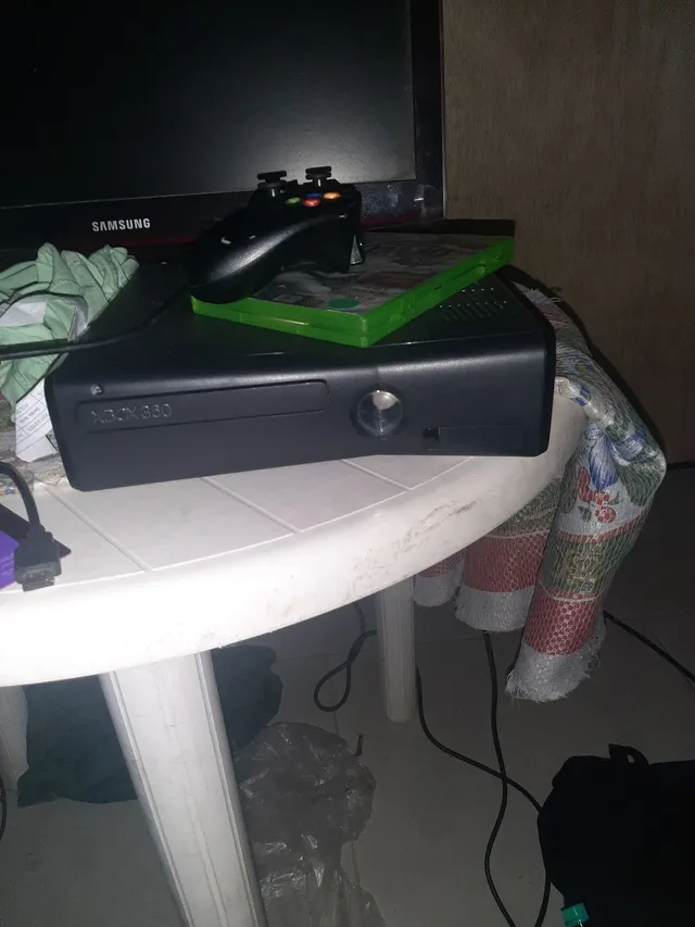 Vendo Xbox 360 Bloqueado + 14 Jogos Originais, Console de Videogame Xbox  Usado 77665145