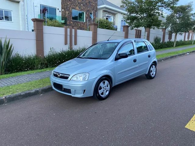 CHEVROLET - CORSA - 2010/2011 - Branca - R$ 28.900,00 - GW Multimarcas