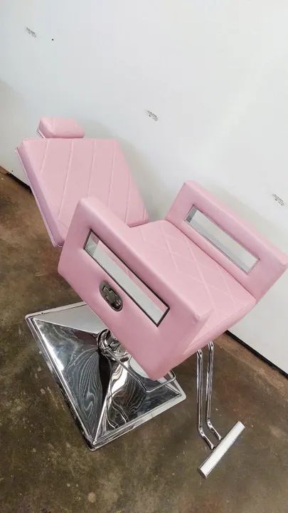  Cadeira Charlote reclinável com alavanca embutida 