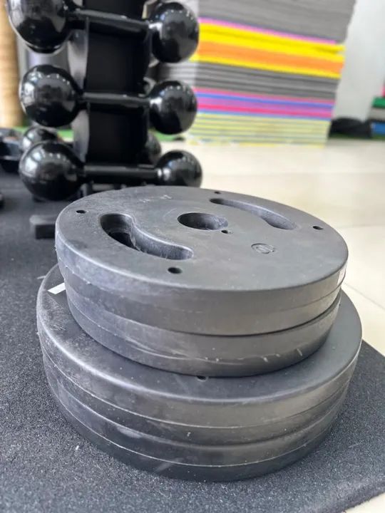 Anilhas Emborrachadas, Barra, Kettlebell e Halteres de Alta Qualidade - Foto 3