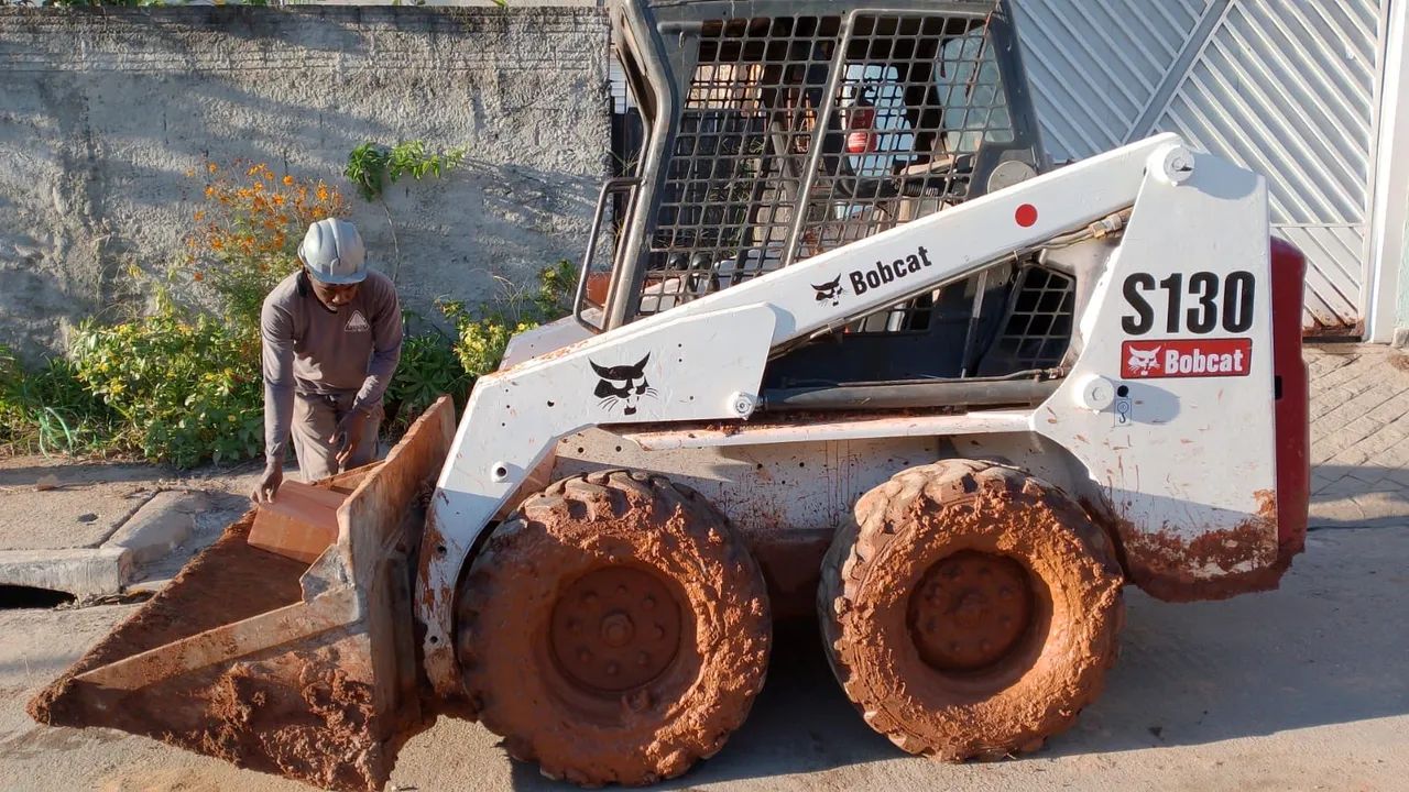 Mini escavadeira  e bob cat locação  - Foto 2