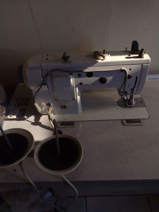 Máquina de Costura 3 potinhos retaIndustrial Sansei - Foto 4